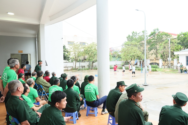 Sôi nổi Giải bóng chuyền hơi Cựu chiến binh xã Quảng Bị năm 2026- Ảnh 11.
