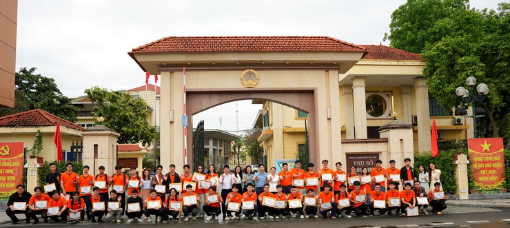 SƠN TÂY TỔNG KẾT CÔNG TÁC HỖ TRỢ CHUYỂN ĐỔI SỐ CỦA SINH VIÊN TRƯỜNG ĐẠI HỌC FPT- Ảnh 6.