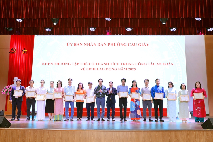 Phường Cầu Giấy tổ chức Lễ phát động Tháng hành động về An toàn, vệ sinh lao động và Tháng Công nhân năm 2026- Ảnh 8.