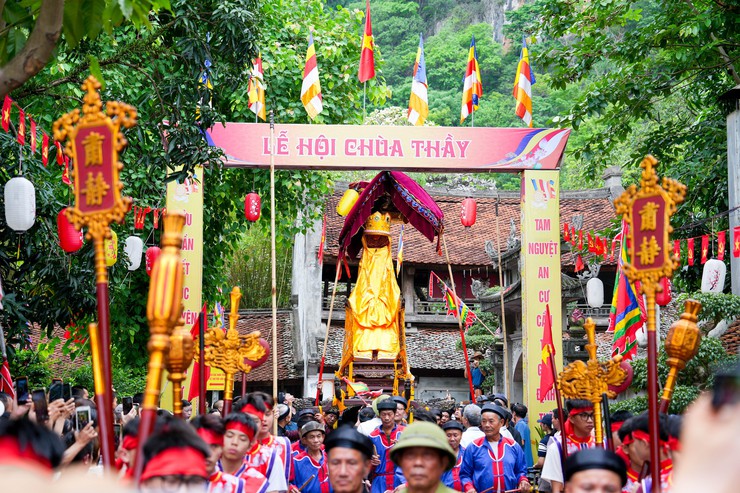 LINH THIÊNG – TRANG NGHIÊM LỄ RƯỚC QUAN TRỌNG NHẤT TẠI LỄ HỘI CHÙA THẦY 2026- Ảnh 9.