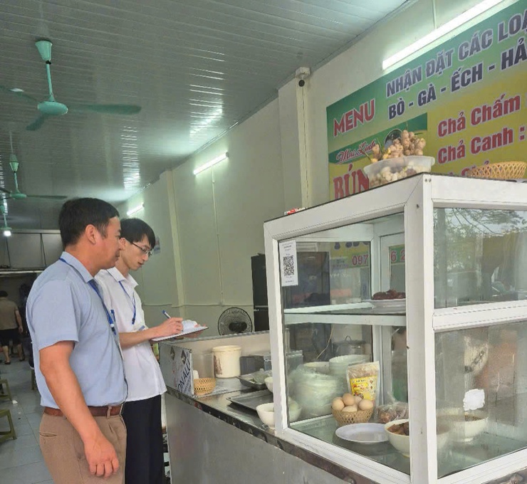 Đoàn kiểm tra liên ngành ATTP xã Vật Lại ra quân kiểm tra các cơ sở sản xuất, kinh doanh thực phẩm- Ảnh 3.