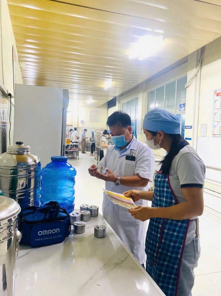 Đoàn kiểm tra liên ngành ATTP xã Vật Lại ra quân kiểm tra các cơ sở sản xuất, kinh doanh thực phẩm- Ảnh 4.