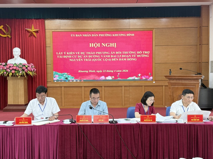 Phường Khương Đình tổ chức Hội nghị đối thoại về dự thảo phương án bồi thường, hỗ trợ, tái định cư dự án đường Vành đai 2,5- Ảnh 1.