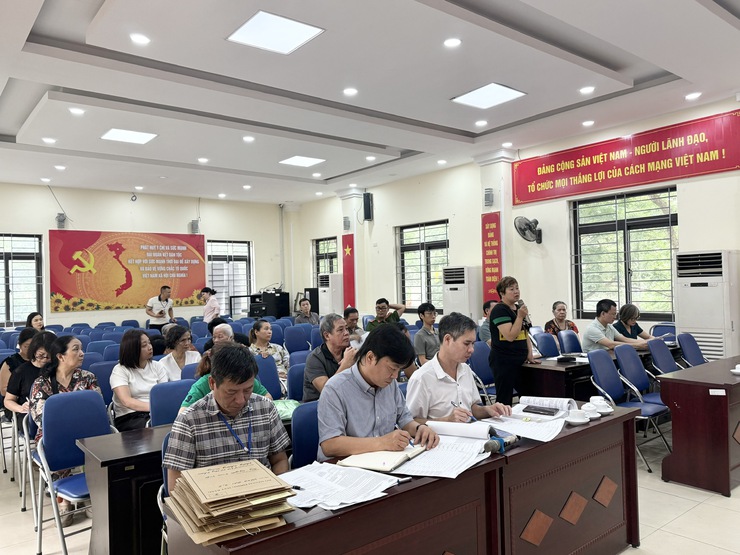 Phường Khương Đình tổ chức Hội nghị đối thoại về dự thảo phương án bồi thường, hỗ trợ, tái định cư dự án đường Vành đai 2,5- Ảnh 3.