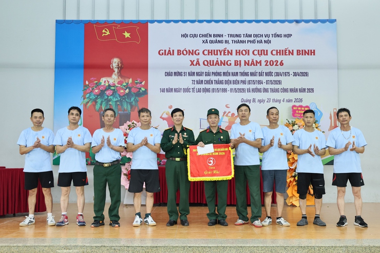 Sôi nổi Giải bóng chuyền hơi Cựu chiến binh xã Quảng Bị năm 2026- Ảnh 13.