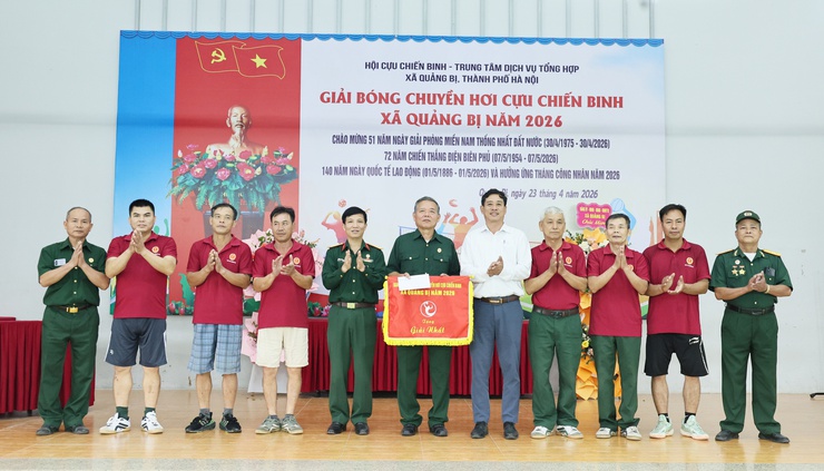 Sôi nổi Giải bóng chuyền hơi Cựu chiến binh xã Quảng Bị năm 2026- Ảnh 12.