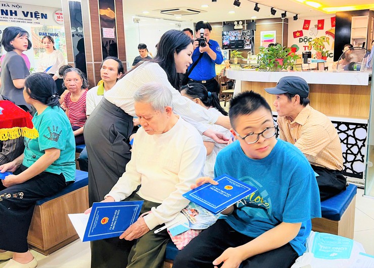 LAN TỎA YÊU THƯƠNG - CHĂM SÓC SỨC KHỎE NGƯỜI KHUYẾT TẬT- Ảnh 3.