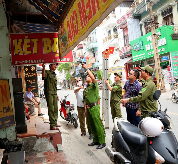 SƠN TÂY QUYẾT TÂM GIẢI QUYẾT DỨT ĐIỂM 5 "ĐIỂM NGHẼN" ĐÔ THỊ – TĂNG CƯỜNG KỶ CƯƠNG, LẬP LẠI TRẬT TỰ VĂN MINH ĐÔ THỊ- Ảnh 3.