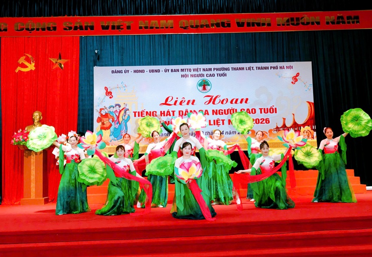 Sôi nổi Liên hoan “Tiếng hát dân ca Người cao tuổi” phường Thanh Liệt năm 2026- Ảnh 8.