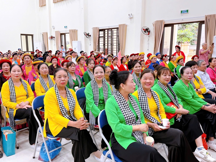 Sôi nổi Liên hoan “Tiếng hát dân ca Người cao tuổi” phường Thanh Liệt năm 2026- Ảnh 6.