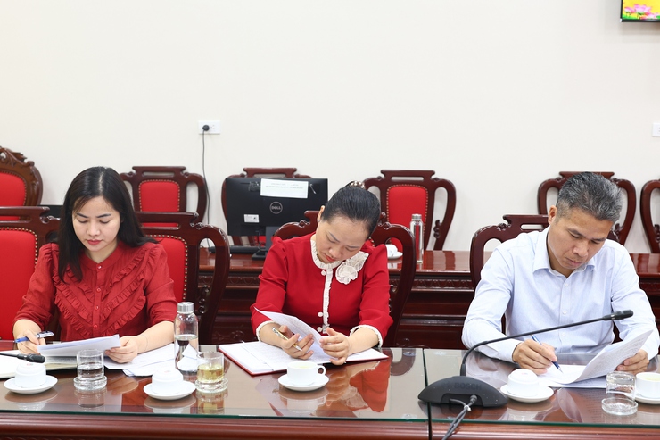 THẠCH THẤT: HỌP NGHE DỰ THẢO KẾ HOẠCH KHẮC PHỤC TỒN TẠI TRONG CẢI CÁCH HÀNH CHÍNH, THỐNG NHẤT ĐÁNH GIÁ TIÊU CHÍ PHÂN LOẠI ĐƠN VỊ HÀNH CHÍNH- Ảnh 2.