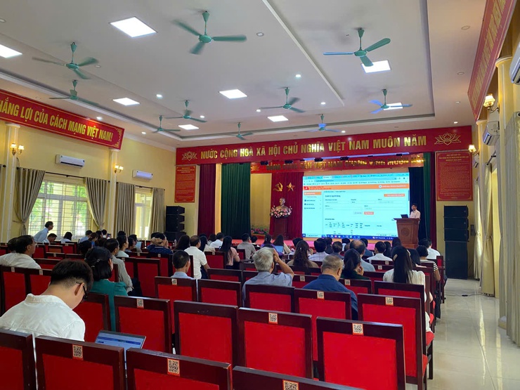 Đảng ủy Hòa Lạc - tập huấn vận hành hệ thống thông tin, đẩy mạnh chuyển đổi số trong cơ quan Đảng- Ảnh 1.