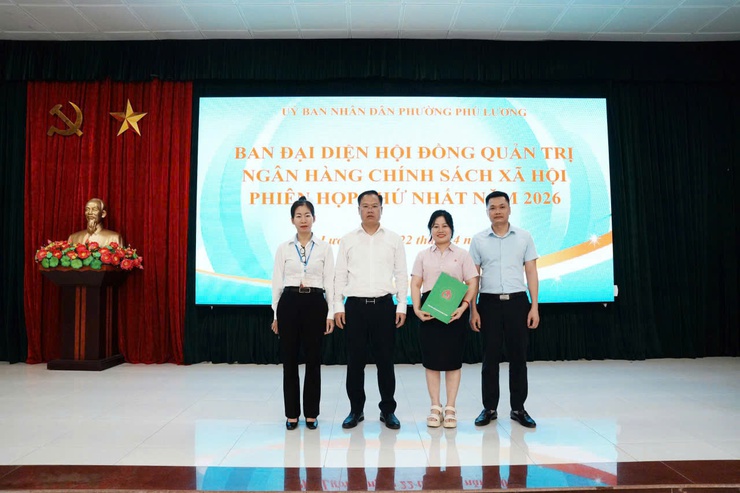 Ban đại diện HĐQT Ngân hàng Chính sách xã hội phường Phú Lương họp đánh giá kết quả hoạt động quý I, triển khai nhiệm vụ quý II/2026- Ảnh 2.