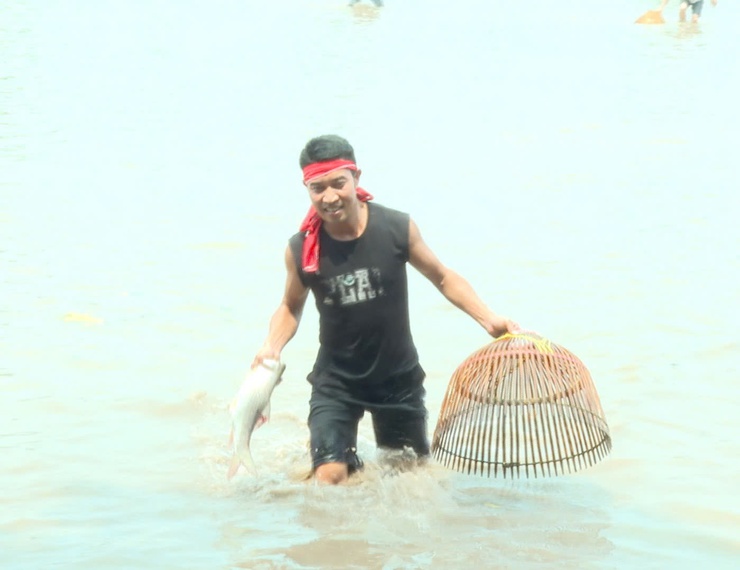 Trải nghiệm Hội úp cá – nét đẹp dân gian độc đáo của làng Giáo Hạ- Ảnh 5.