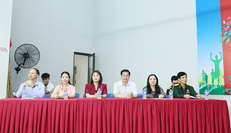 Sôi nổi Giải bóng chuyền hơi Cựu chiến binh xã Quảng Bị năm 2026- Ảnh 1.