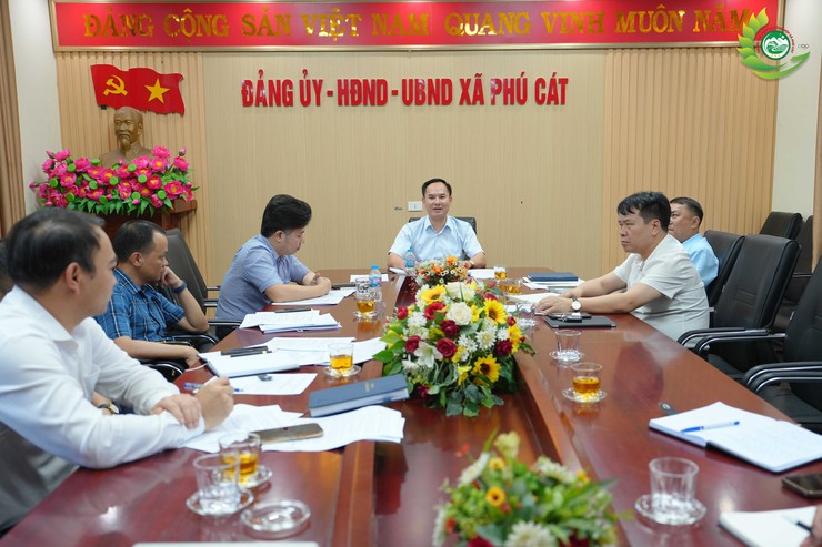 UBND xã Phú Cát họp tập thể lãnh đạo, xem xét nhiều nội dung trọng tâm- Ảnh 1.