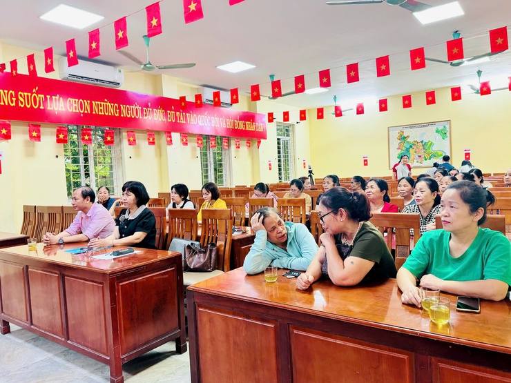 Hội LHPN xã Nam Phù: Nâng cao chất lượng uỷ thác vay vốn cho cán bộ cơ sở- Ảnh 4.