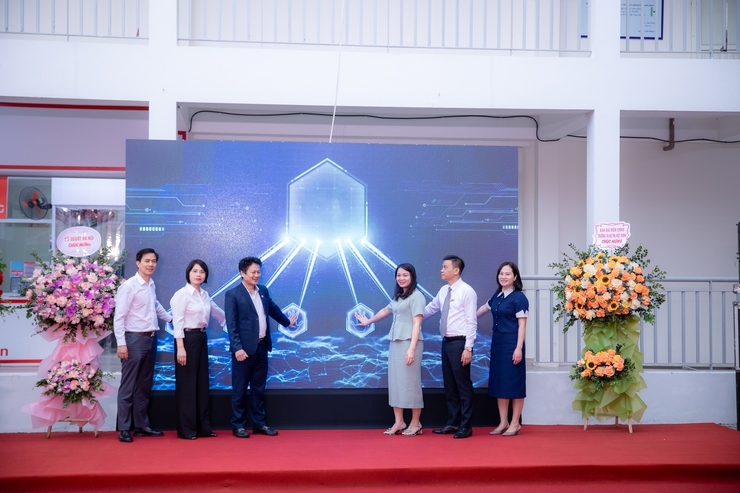 VIỆT HƯNG ĐI ĐẦU TRONG "SỐ HÓA" AN TOÀN THỰC PHẨM HỌC ĐƯỜNG: RA MẮT MÔ HÌNH SMART CANTEEN TẠI TRƯỜNG TIỂU HỌC ĐÔ THỊ VIỆT HƯNG- Ảnh 10.
