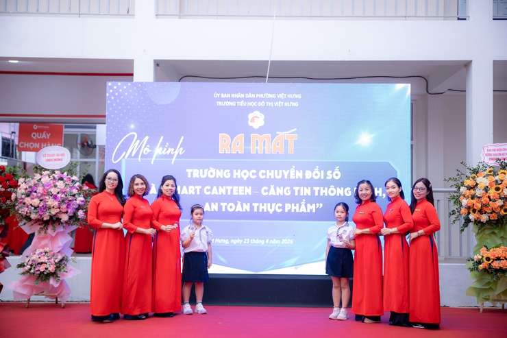 VIỆT HƯNG ĐI ĐẦU TRONG "SỐ HÓA" AN TOÀN THỰC PHẨM HỌC ĐƯỜNG: RA MẮT MÔ HÌNH SMART CANTEEN TẠI TRƯỜNG TIỂU HỌC ĐÔ THỊ VIỆT HƯNG- Ảnh 4.