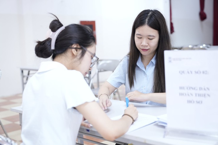 Trung tâm Phục vụ hành chính công Thành phố thông báo tuyển dụng viên chức năm 2026- Ảnh 1.