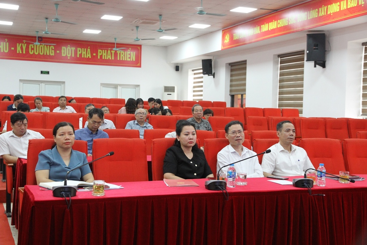 Phường Xuân Phương tiếp sóng hội nghị toàn quốc phổ biến, quán triệt và triển khai thực hiện các văn bản về công tác kiểm tra, giám sát, kỷ luật của Đảng - Ảnh 2.