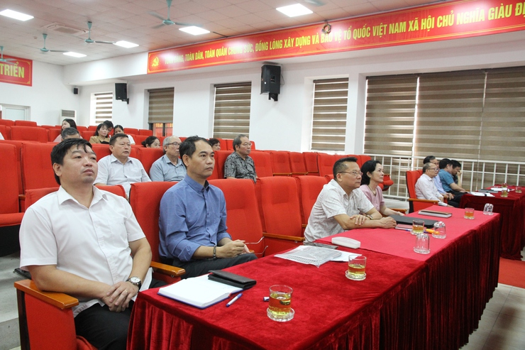 Phường Xuân Phương tiếp sóng hội nghị toàn quốc phổ biến, quán triệt và triển khai thực hiện các văn bản về công tác kiểm tra, giám sát, kỷ luật của Đảng - Ảnh 4.