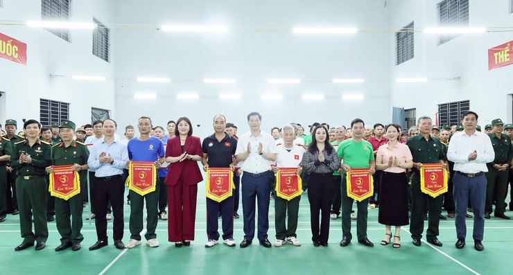 Sôi nổi Giải bóng chuyền hơi Cựu chiến binh xã Quảng Bị năm 2026- Ảnh 5.