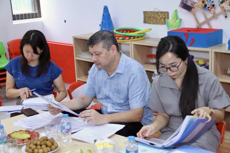 HĐND phường Phú Thượng tăng cường giám sát an toàn thực phẩm tại trường học- Ảnh 2.