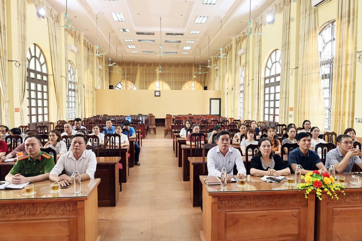 Xã Quảng Bị dự trực tuyến hội nghị quán triệt, phổ biến, tuyên truyền Luật Dân số số 113/2025/QH15- Ảnh 2.