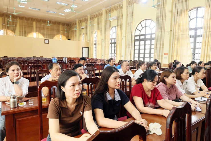 Xã Quảng Bị dự trực tuyến hội nghị quán triệt, phổ biến, tuyên truyền Luật Dân số số 113/2025/QH15- Ảnh 3.