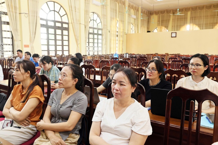 Xã Quảng Bị dự trực tuyến hội nghị quán triệt, phổ biến, tuyên truyền Luật Dân số số 113/2025/QH15- Ảnh 4.