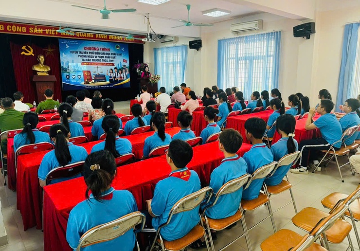 Xã Thường Tín tổ chức tiếp sóng chương trình tuyên truyền pháp luật "Bản lĩnh Gen Z: Tự hào Hà Nội - Sống chuẩn an toàn"- Ảnh 2.