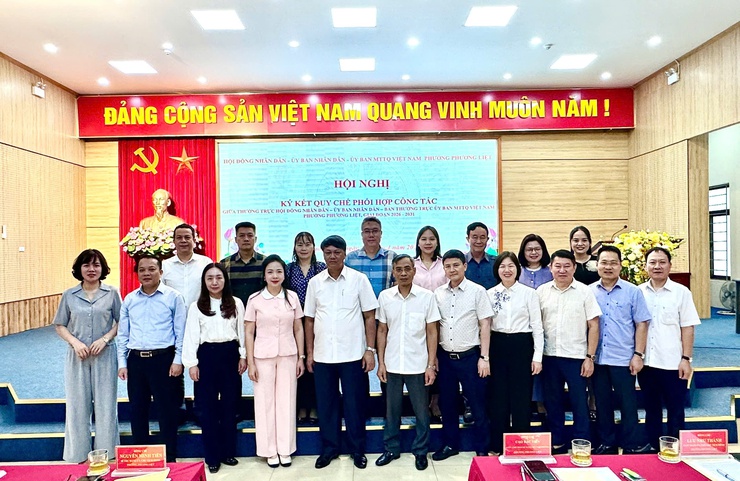 Thường trực HĐND - UBND - Ủy ban MTTQ Việt Nam                                phường Phương Liệt ký kết Quy chế phối hợp công tác- Ảnh 5.