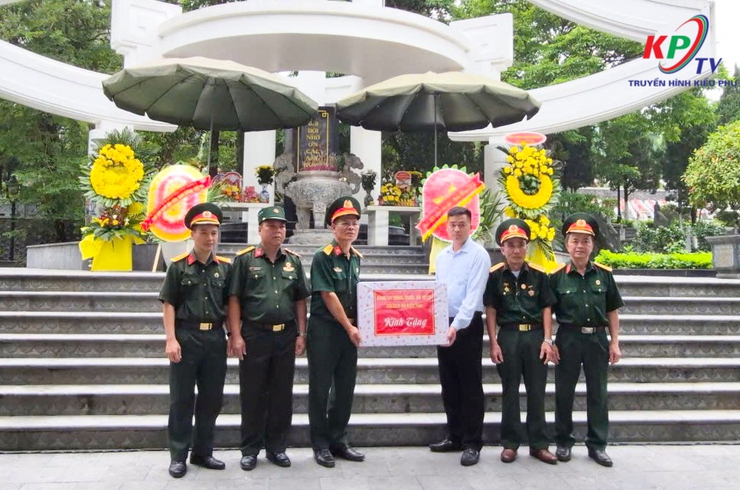 Đoàn công tác Hội CCB xã Kiều Phú tổ chức thăm lại chiến trường Vị Xuyên- Ảnh 3.