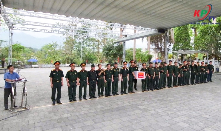 Đoàn công tác Hội CCB xã Kiều Phú tổ chức thăm lại chiến trường Vị Xuyên- Ảnh 2.