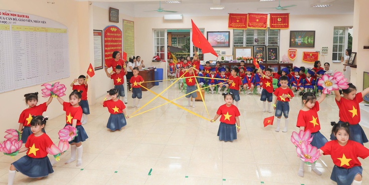Liên hoan “Bé khỏe – Bé ngoan” tại Trường Mầm non Bạch Hạ- Ảnh 3.