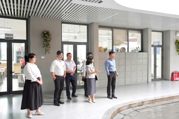 BAN KINH TẾ - NGÂN SÁCH HĐND XÃ THIÊN LỘC KHẢO SÁT CÔNG TÁC QUẢN LÝ, SỬ DỤNG TÀI SẢN CÔNG VÀ CÔNG TÁC THU - CHI TÀI CHÍNH TẠI TRƯỜNG THCS KIM NỖ- Ảnh 9.