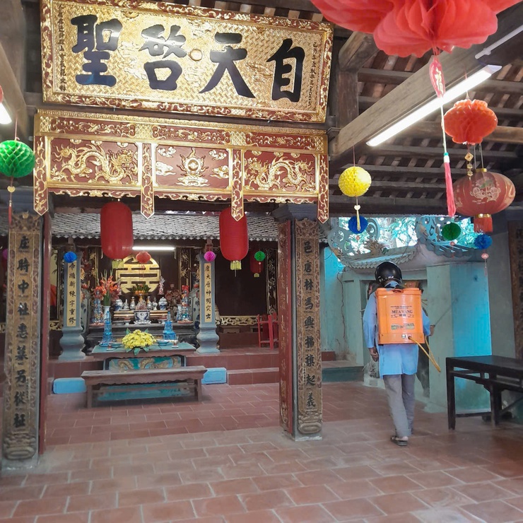 CHỦ ĐỘNG PHUN KHỬ KHUẨN PHỤC VỤ CÔNG TÁC CHUẨN BỊ LỄ HỘI TRUYỀN THỐNG LÀNG CHUÔNG 2026- Ảnh 3.