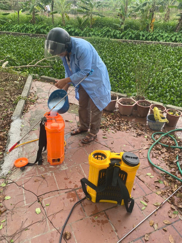CHỦ ĐỘNG PHUN KHỬ KHUẨN PHỤC VỤ CÔNG TÁC CHUẨN BỊ LỄ HỘI TRUYỀN THỐNG LÀNG CHUÔNG 2026- Ảnh 5.