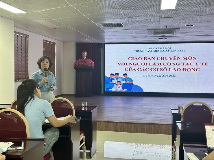 CDC Hà Nội: Giao ban chuyên môn với người làm công tác y tế của 221 cơ sở lao động- Ảnh 1.