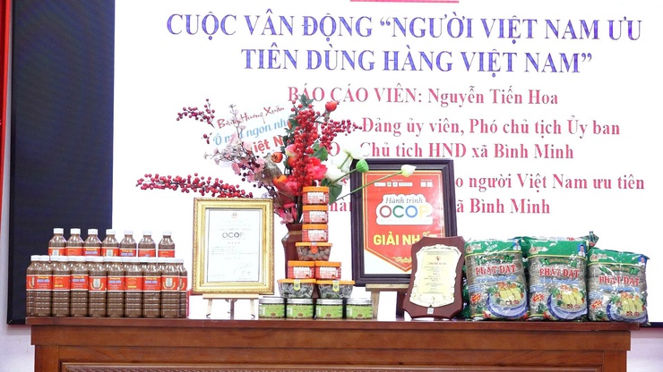 Hội Nông dân xã Bình Minh đẩy mạnh tuyên truyền Cuộc vận động "Người Việt Nam ưu tiên dùng hàng Việt Nam" năm 2026- Ảnh 3.