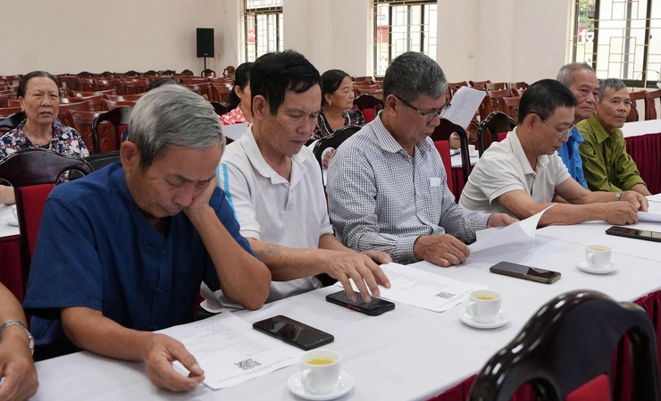 Bát Tràng khảo sát nhu cầu việc làm của người cao tuổi- Ảnh 3.
