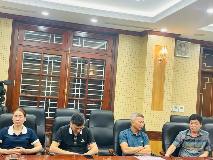 UBND xã làm việc với các hộ vi phạm đất nông nghiệp trên địa bàn thuộc thôn Bướm và Thượng Lộc- Ảnh 4.