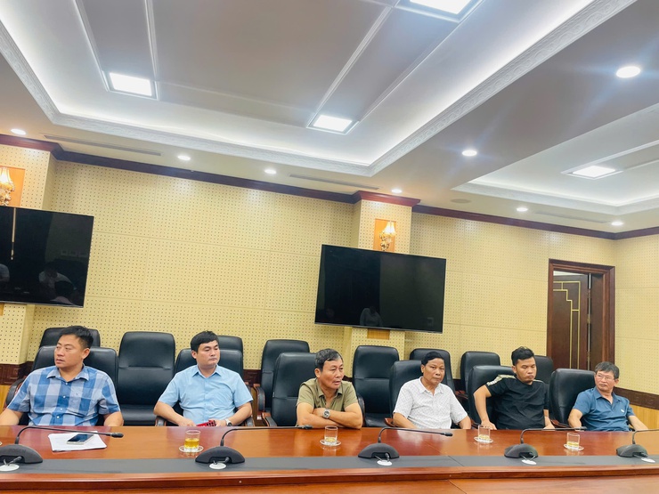 UBND xã làm việc với các hộ vi phạm đất nông nghiệp trên địa bàn thuộc thôn Bướm và Thượng Lộc- Ảnh 2.