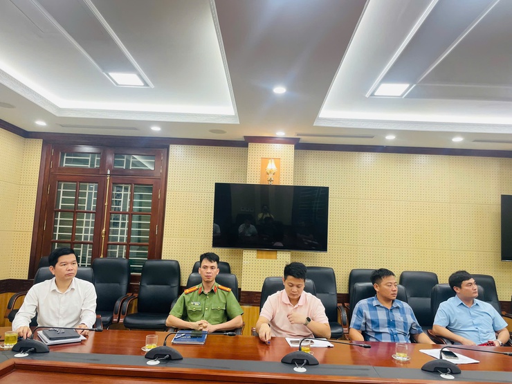 UBND xã làm việc với các hộ vi phạm đất nông nghiệp trên địa bàn thuộc thôn Bướm và Thượng Lộc- Ảnh 3.