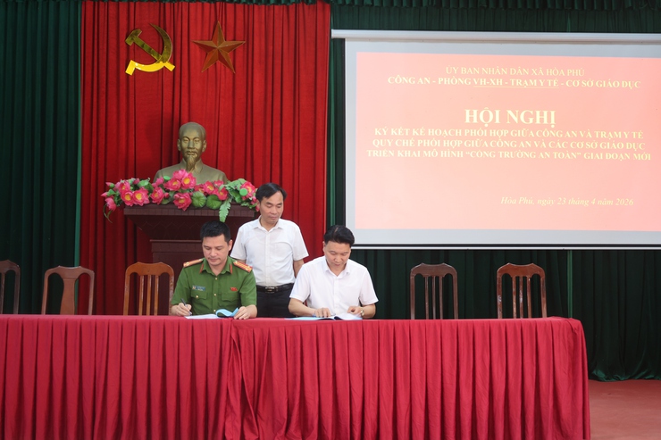 Hội nghị ký kết kế hoạch phối hợp giữa Công an xã với Trạm Y tế- Ảnh 4.