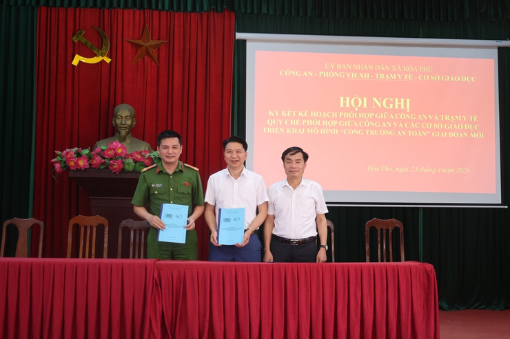 Hội nghị ký kết kế hoạch phối hợp giữa Công an xã với Trạm Y tế- Ảnh 5.