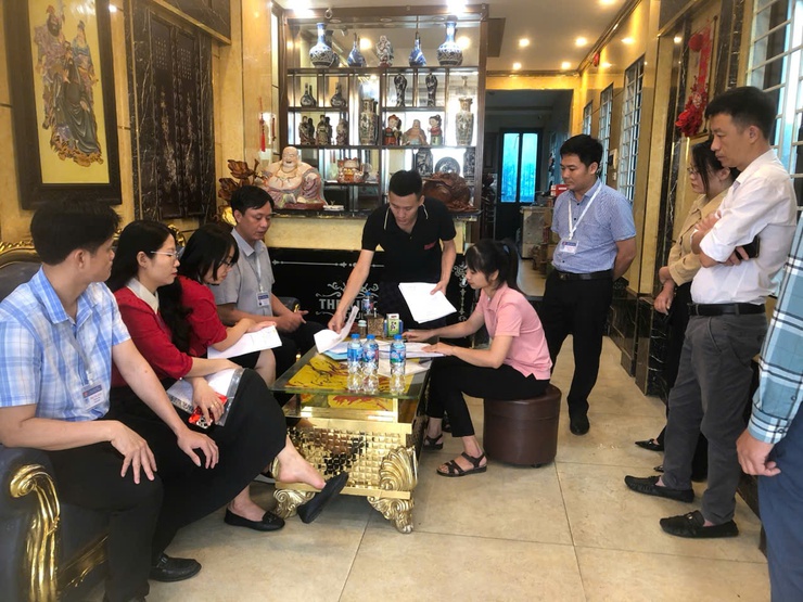 Phú Xuyên: Tăng cường kiểm tra hoạt động kinh doanh karaoke, siết chặt quản lý lĩnh vực văn hóa- Ảnh 1.