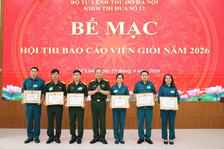 Ban CHQS xã Tiến Thắng đạt nhiều thành tích xuất sắc tại hội thi báo cáo viên giỏi năm 2026
- Ảnh 2.