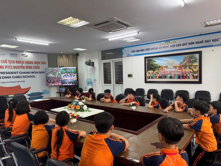 Phường Vĩnh Tuy tham gia Chương trình tuyên truyền phổ biến giáo dục pháp luật với chủ đề “Bản lĩnh Gen Z”- Ảnh 3.